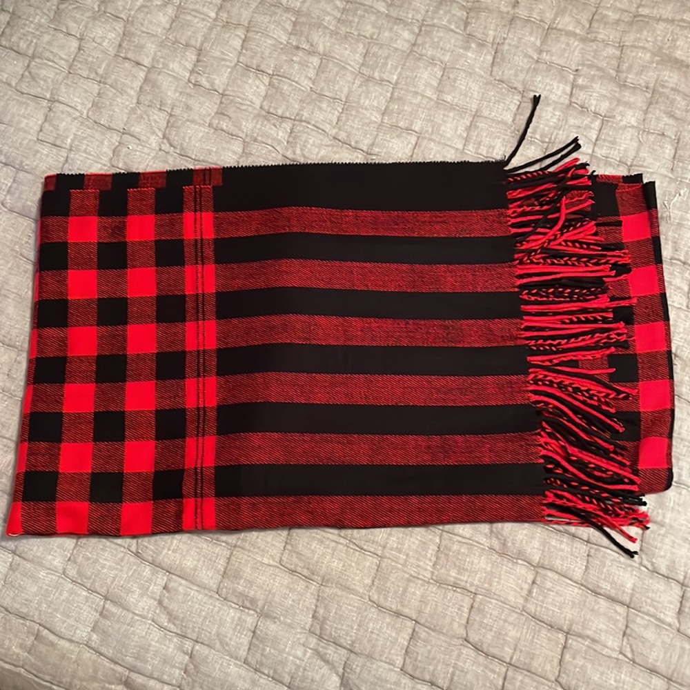 Gap scarf - red & black checkered/stripes never worn